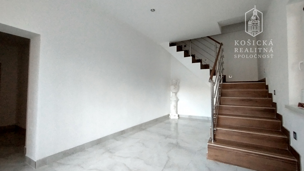 6 izbový rodinný dom Gorkého ul. , Trebišov