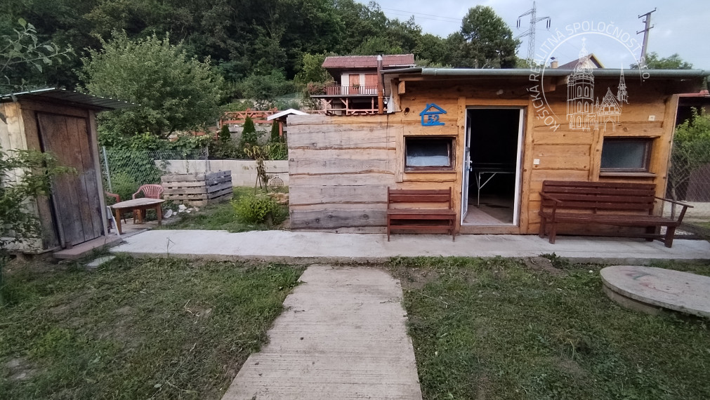 Záhrada s drevenou chatkou časť Strelnica , Košice - Šaca