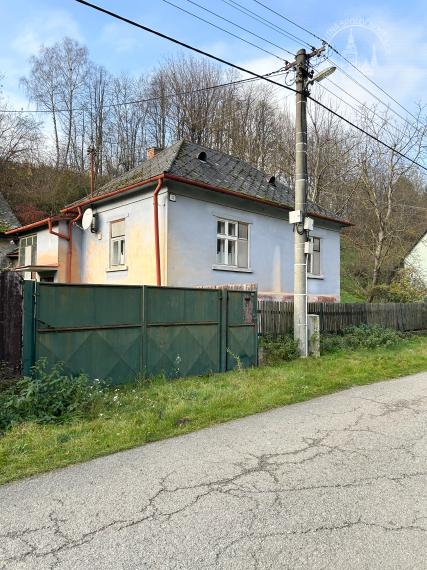 Rodinný dom - chalupa v peknom prostredí v obci Veľká Lodina