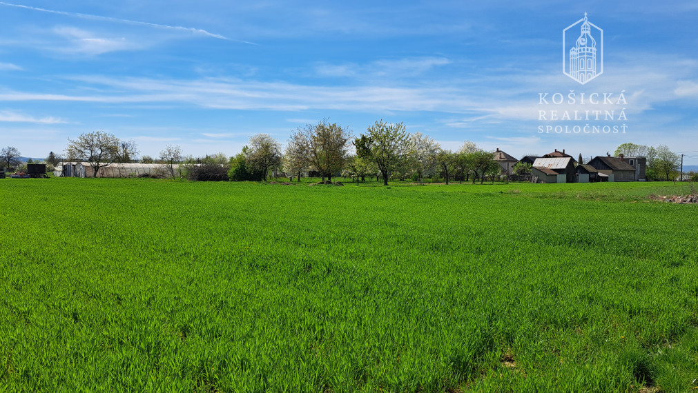 Stavebný pozemok Cestice