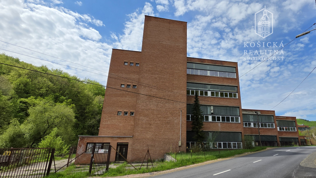 Budova vhodná na Bytový dom - Hollóháza