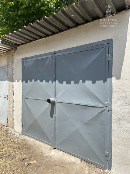 Na predaj: Dve udržiavané garáže – Košice – Sever, Vodárenská ulica