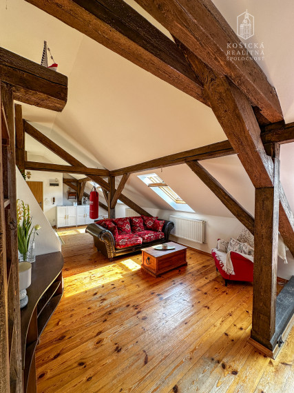 Na predaj: Podkrovný 3-izbový byt s balkónom v historickom centre Košíc – Kováčska ulica