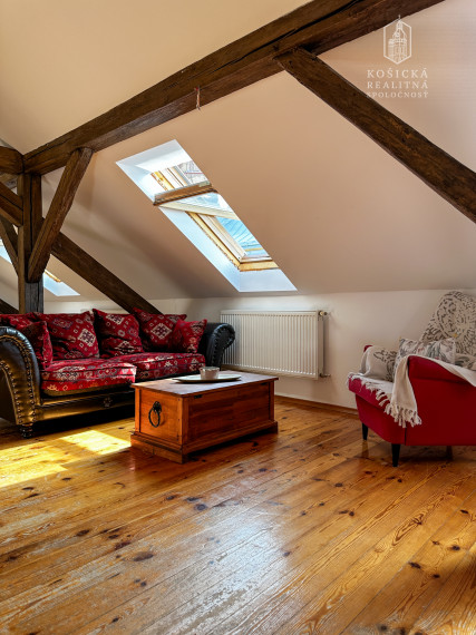 Na predaj: Podkrovný 3-izbový byt s balkónom v historickom centre Košíc – Kováčska ulica