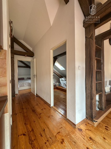 Na predaj: Podkrovný 3-izbový byt s balkónom v historickom centre Košíc – Kováčska ulica