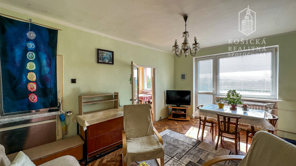 Na predaj - 2-izbový tehlový byt s balkónom a nádherným výhľadom na mesto, sídlisko Podhradová