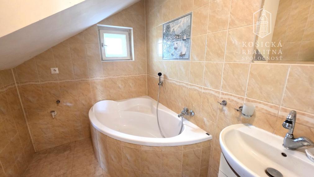 Na Predaj - Rodinný tehlový dom - Lemešany