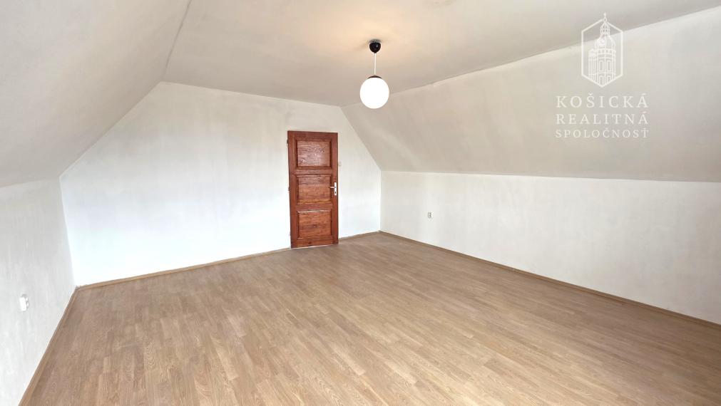 Na Predaj - Rodinný tehlový dom - Lemešany