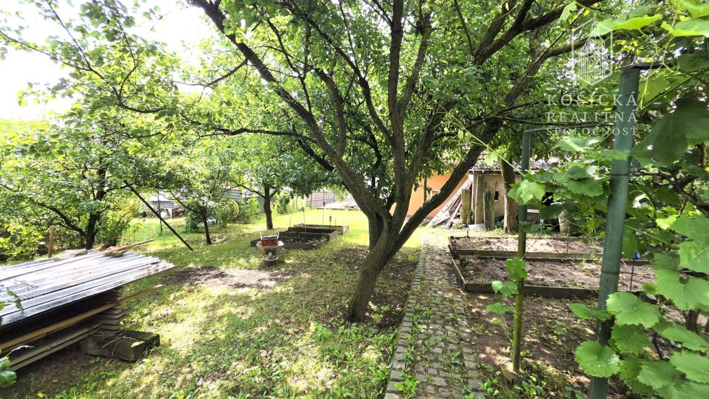 Na Predaj - Rodinný tehlový dom - Lemešany