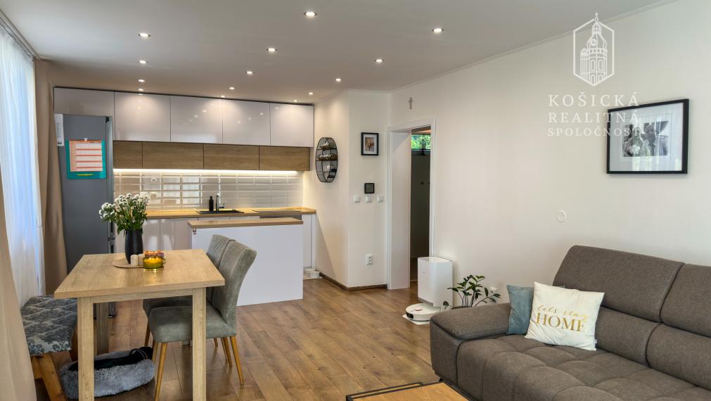 REZERVOVANÉ - 2-izbový byt s dvoma balkónmi – Košice, Dargovských hrdinov (ul. Na hore)