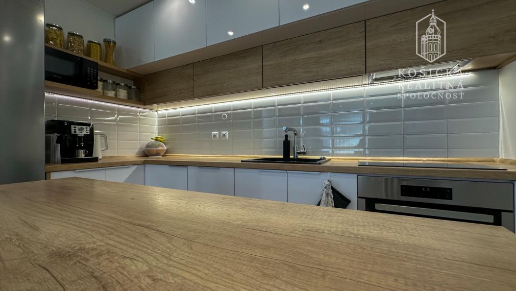 REZERVOVANÉ - 2-izbový byt s dvoma balkónmi – Košice, Dargovských hrdinov (ul. Na hore)