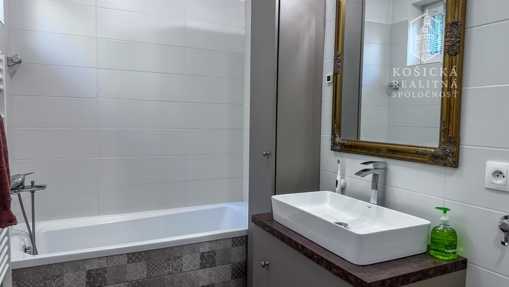 REZERVOVANÉ - 2-izbový byt s dvoma balkónmi – Košice, Dargovských hrdinov (ul. Na hore)