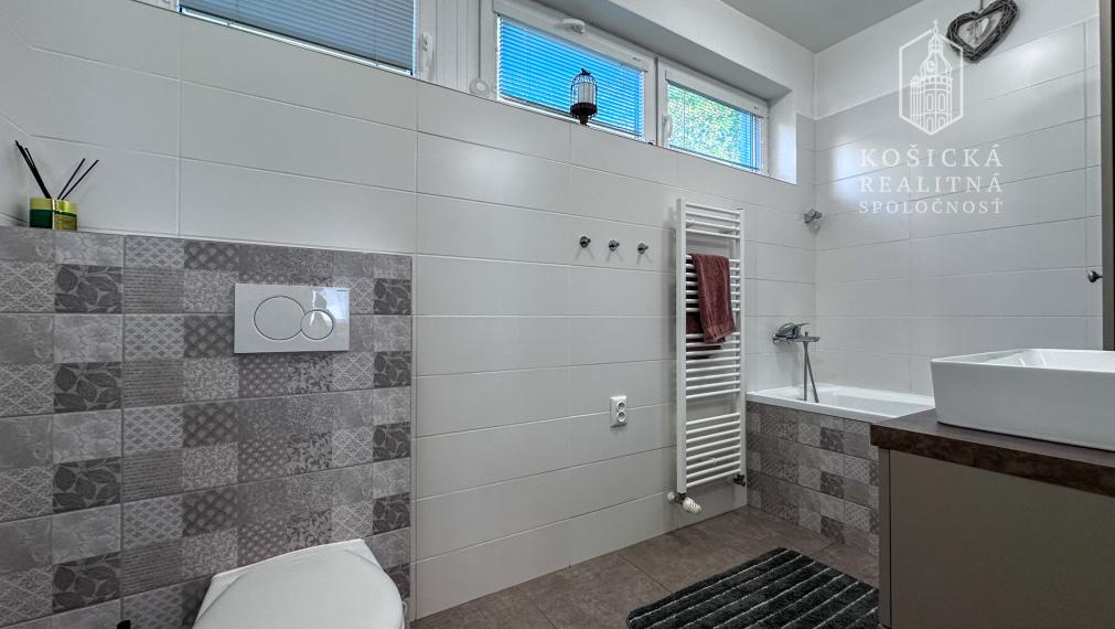 REZERVOVANÉ - 2-izbový byt s dvoma balkónmi – Košice, Dargovských hrdinov (ul. Na hore)