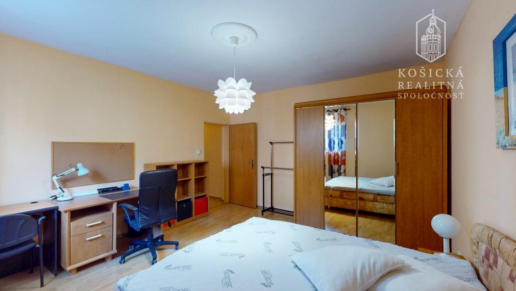 Priestranný 3-izbový byt na predaj – Košice Juh, Rastislavova ulica