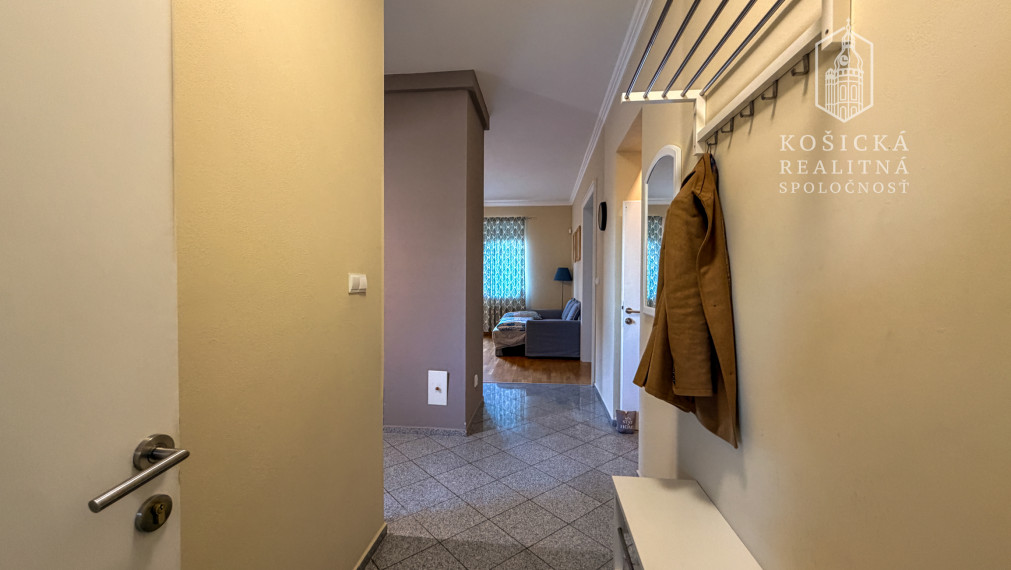 Rezervované - Predaj priestranného rodinného domu v obci Budimír – iba pár minút od Košíc (možnosť dvojgeneračného bývania)