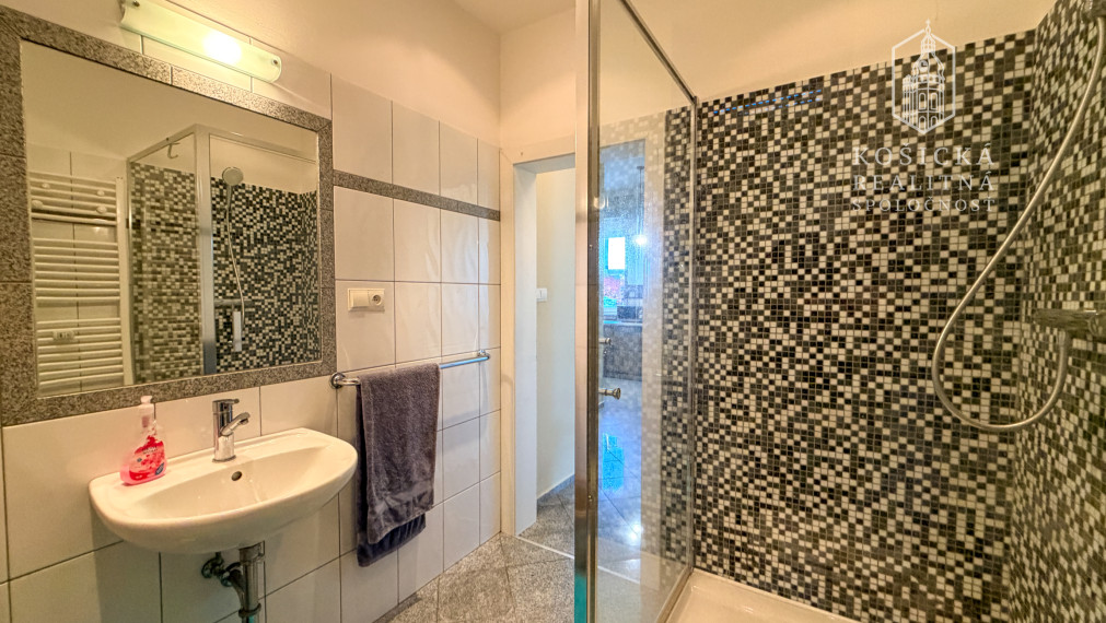 Rezervované - Predaj priestranného rodinného domu v obci Budimír – iba pár minút od Košíc (možnosť dvojgeneračného bývania)