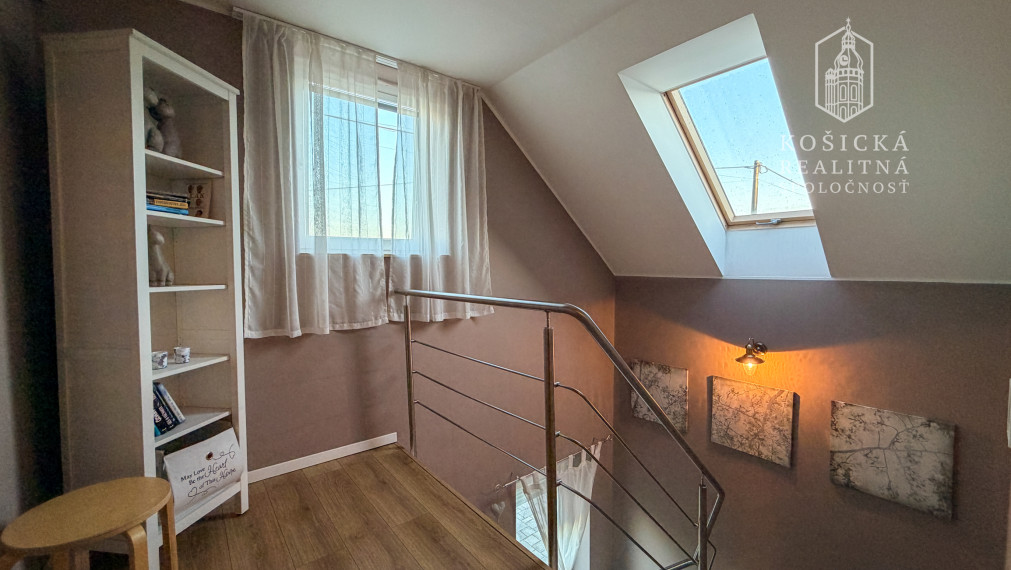 Rezervované - Predaj priestranného rodinného domu v obci Budimír – iba pár minút od Košíc (možnosť dvojgeneračného bývania)