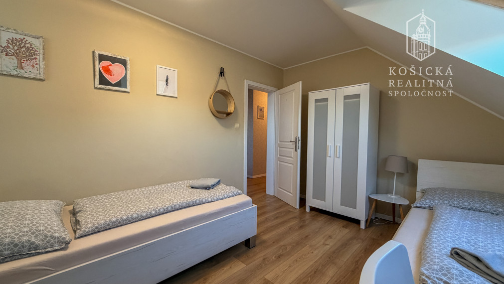 Rezervované - Predaj priestranného rodinného domu v obci Budimír – iba pár minút od Košíc (možnosť dvojgeneračného bývania)