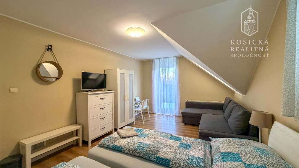 Rezervované - Predaj priestranného rodinného domu v obci Budimír – iba pár minút od Košíc (možnosť dvojgeneračného bývania)