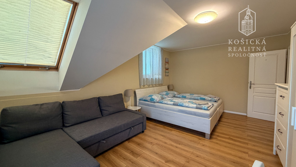 Rezervované - Predaj priestranného rodinného domu v obci Budimír – iba pár minút od Košíc (možnosť dvojgeneračného bývania)