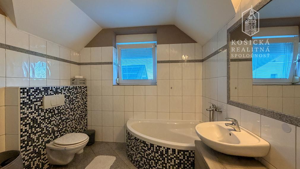 Rezervované - Predaj priestranného rodinného domu v obci Budimír – iba pár minút od Košíc (možnosť dvojgeneračného bývania)