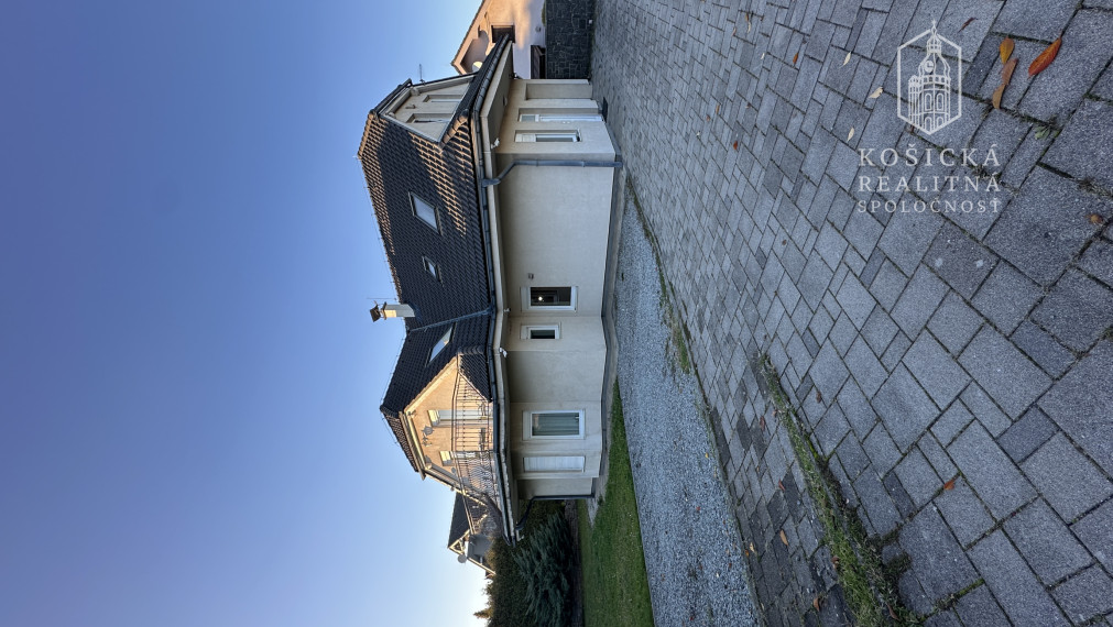 Rezervované - Predaj priestranného rodinného domu v obci Budimír – iba pár minút od Košíc (možnosť dvojgeneračného bývania)