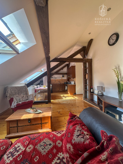 Na predaj: Podkrovný 3-izbový byt s balkónom v historickom centre Košíc – Kováčska ulica