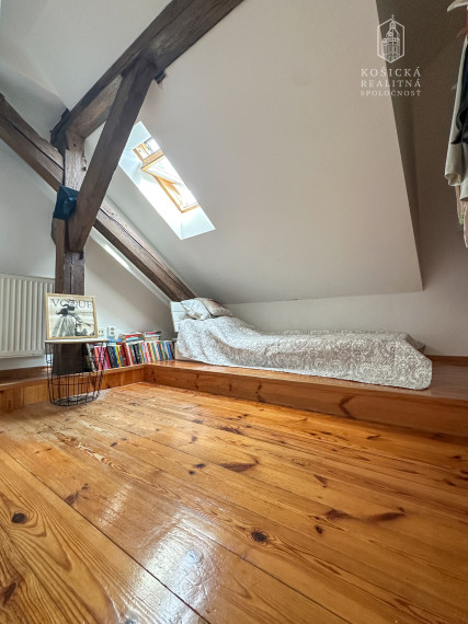 Na predaj: Podkrovný 3-izbový byt s balkónom v historickom centre Košíc – Kováčska ulica