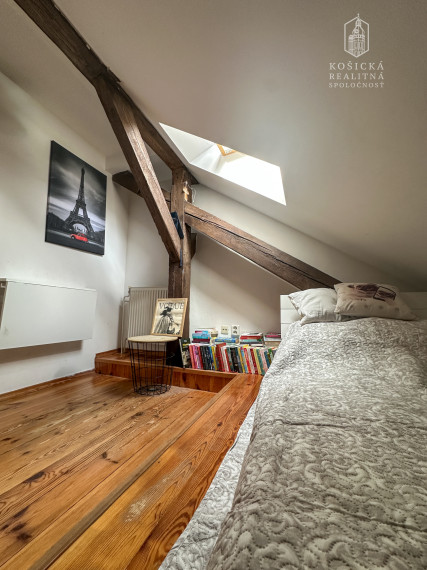 Na predaj: Podkrovný 3-izbový byt s balkónom v historickom centre Košíc – Kováčska ulica