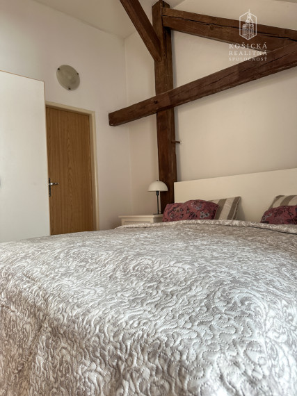 Na predaj: Podkrovný 3-izbový byt s balkónom v historickom centre Košíc – Kováčska ulica