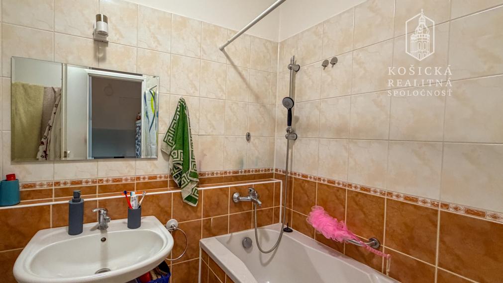 1,5-izbový byt s veľkou loggiou – Košice, Dargovských hrdinov, Adlerova ulica