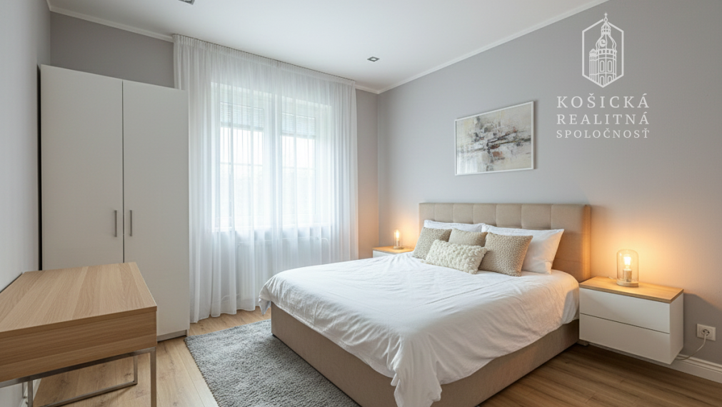 Priestranný 4-izbový tehlový byt s loggiou, komorou a garážou – Valaliky