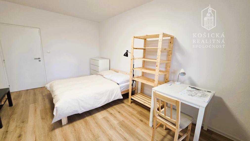 Prenájom 3 izbový byt kpt. Nálepku