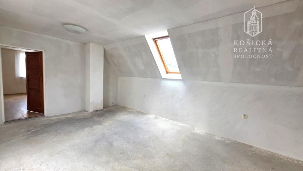 6 IZBOVÝ RODINNÝ DOM V CENE 3 IZBOVÉHO BYTU