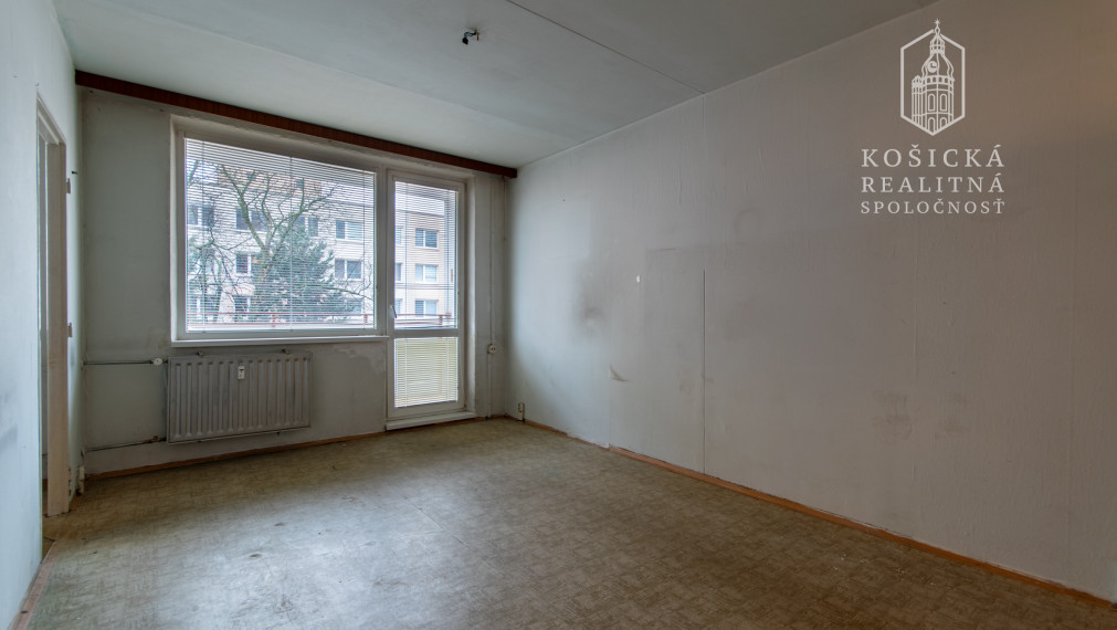 REZERVOVANÉ priestranný 1-izbový byt blízko centra – Floriánska ulica