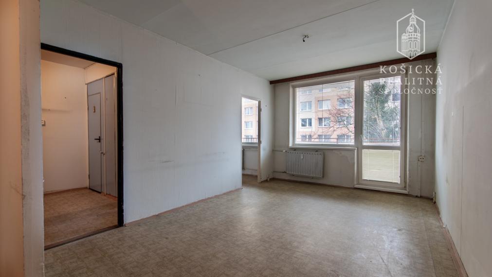 REZERVOVANÉ priestranný 1-izbový byt blízko centra – Floriánska ulica