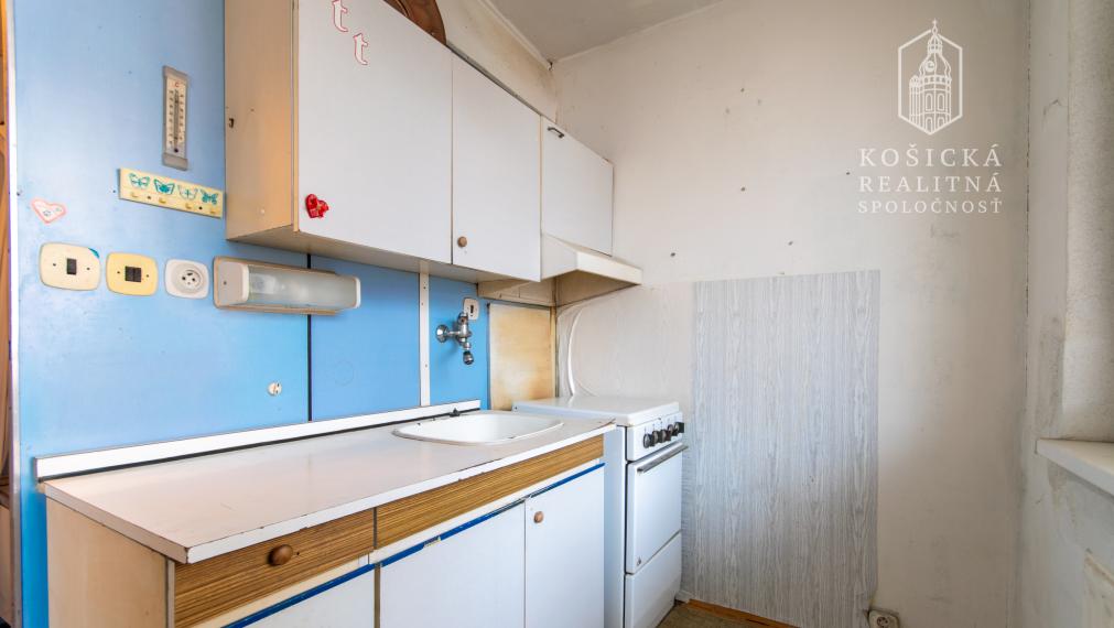 REZERVOVANÉ priestranný 1-izbový byt blízko centra – Floriánska ulica