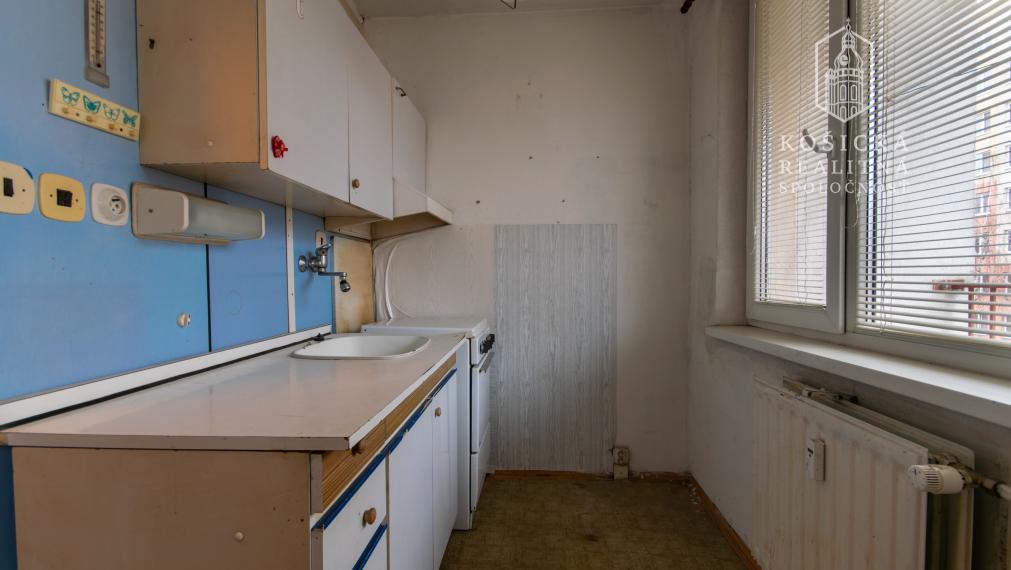 REZERVOVANÉ priestranný 1-izbový byt blízko centra – Floriánska ulica