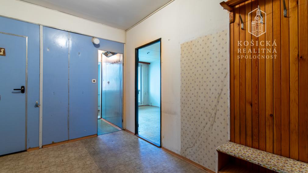 REZERVOVANÉ priestranný 1-izbový byt blízko centra – Floriánska ulica