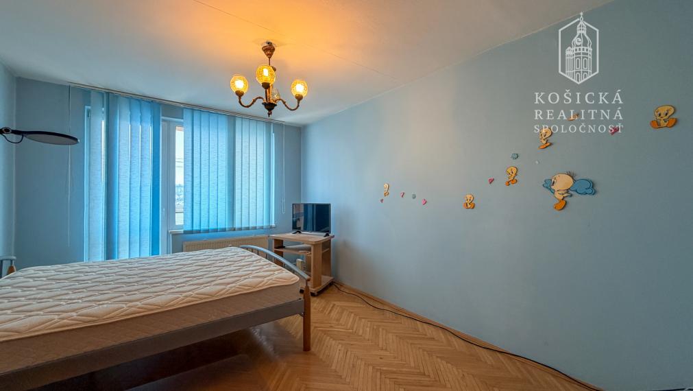 Na prenájom: zariadený 1,5-izbový byt s loggiou – centrum Košíc