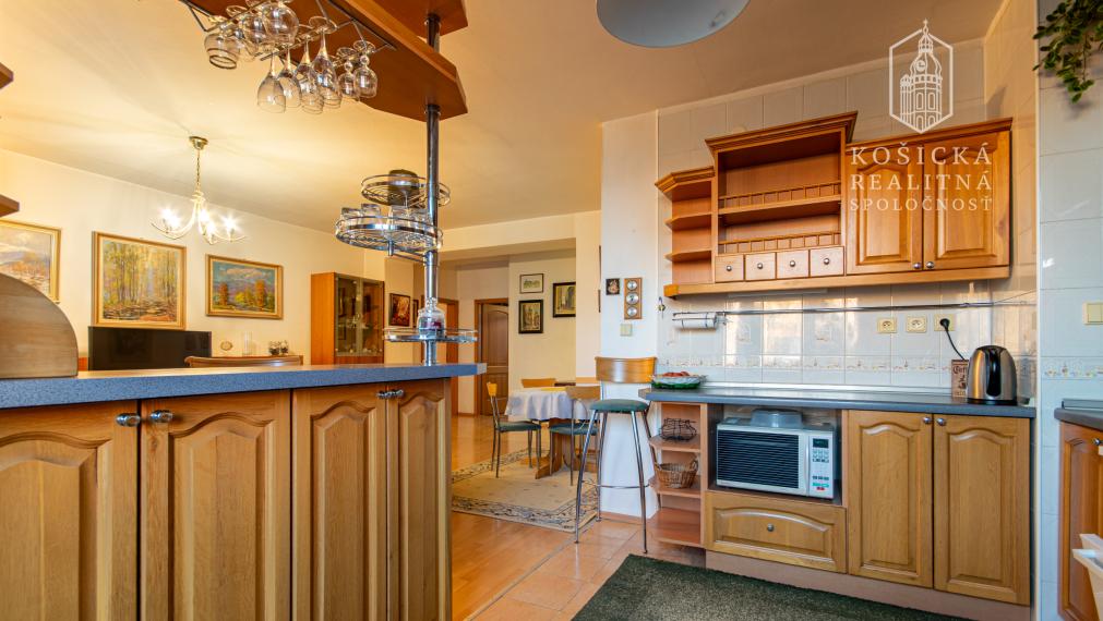 REZEVOVANÉ | 4-izbový byt s 3 lodžiami | 102 m² | Košice – Staré Mesto