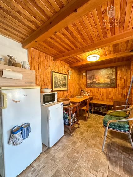 Na predaj útulná rekreačná chata v obľúbenej lokalite Ružín – Zlatník