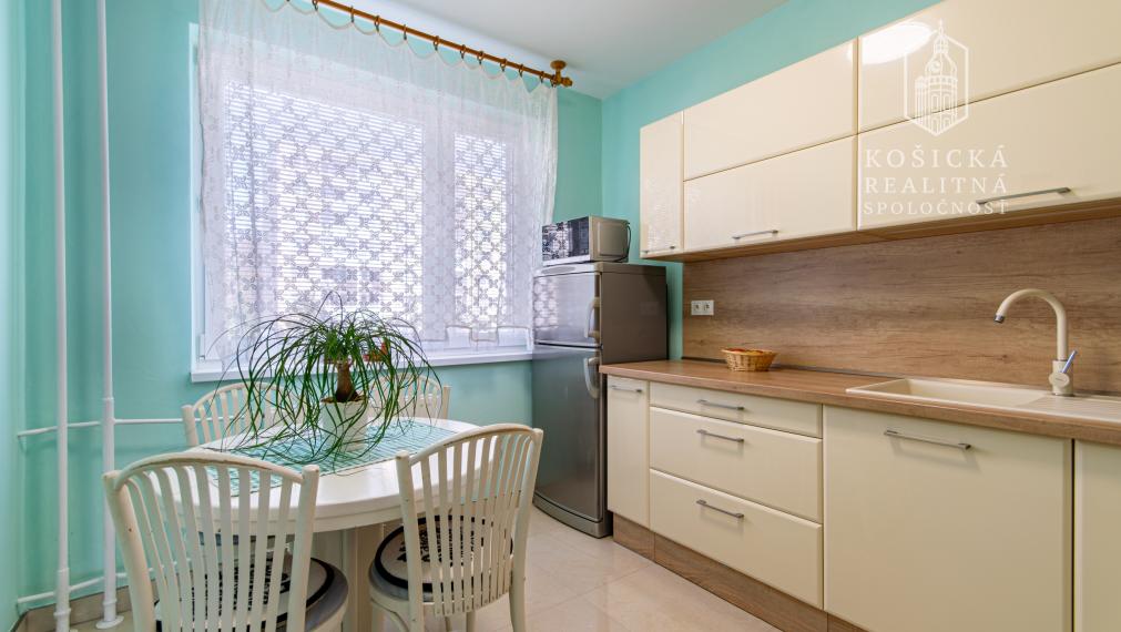 Na predaj: Priestranný 3-izbový byt (pôvodne 4-izbový) – Košice, Sídlisko Ťahanovce, Pekinská ulica