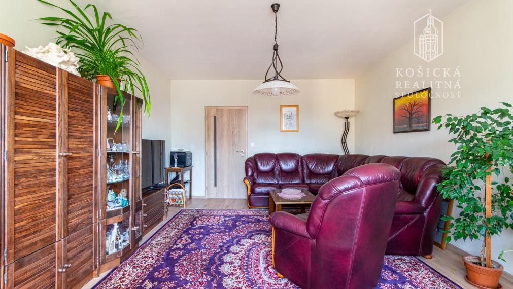 Na predaj: Priestranný 3-izbový byt (pôvodne 4-izbový) – Košice, Sídlisko Ťahanovce, Pekinská ulica