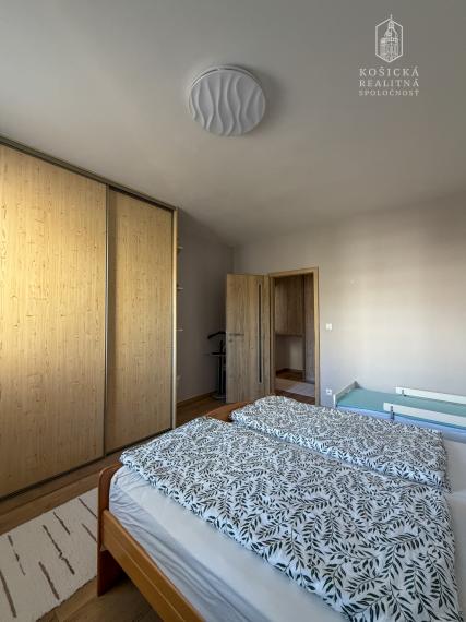 Na predaj: Priestranný 3-izbový byt (pôvodne 4-izbový) – Košice, Sídlisko Ťahanovce, Pekinská ulica