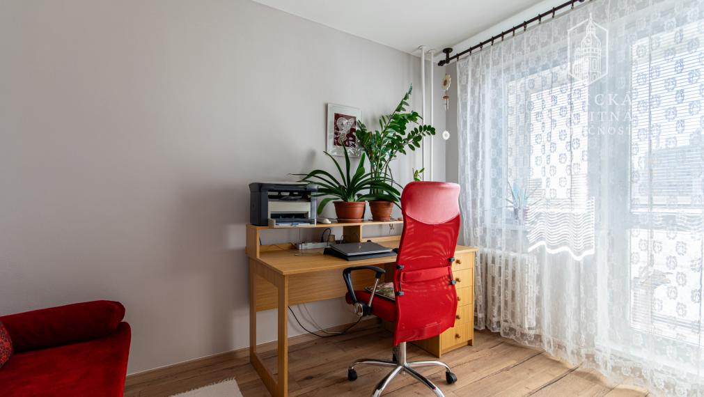 Na predaj: Priestranný 3-izbový byt (pôvodne 4-izbový) – Košice, Sídlisko Ťahanovce, Pekinská ulica