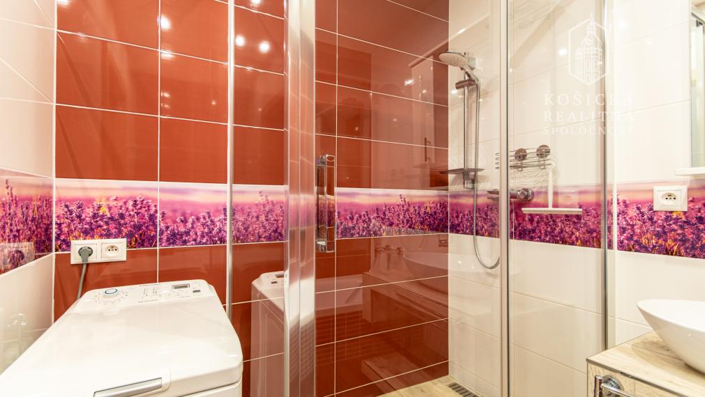 Na predaj: Priestranný 3-izbový byt (pôvodne 4-izbový) – Košice, Sídlisko Ťahanovce, Pekinská ulica