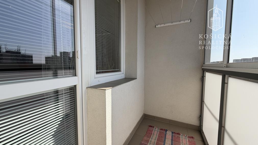 Na predaj: Priestranný 3-izbový byt (pôvodne 4-izbový) – Košice, Sídlisko Ťahanovce, Pekinská ulica