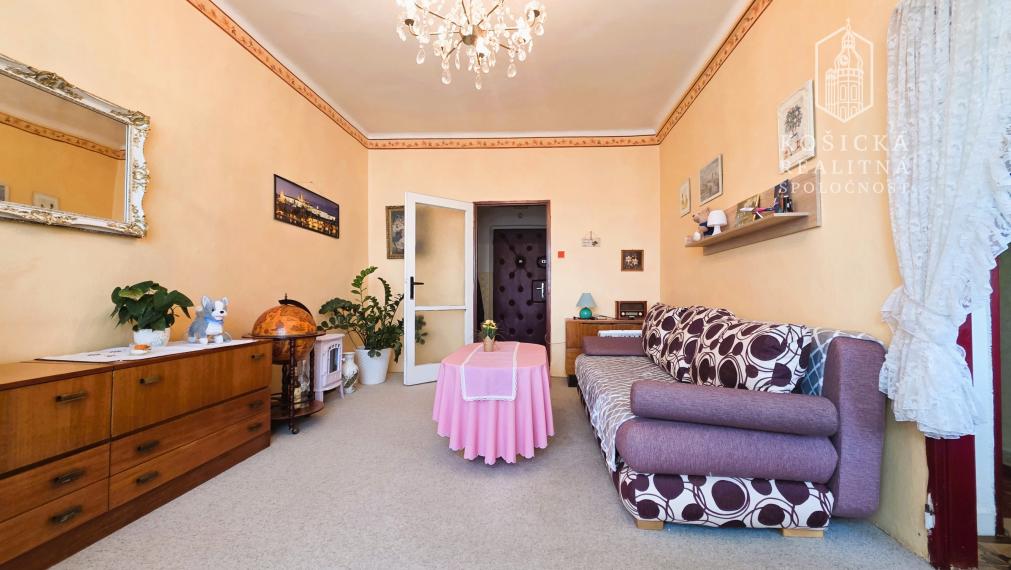 Na predaj - 2 izbový tehlový byt s balkónom - Národná Trieda