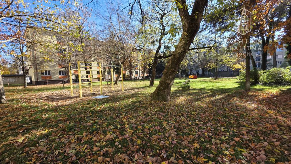 Na predaj - 2 izbový tehlový byt s balkónom - Národná Trieda